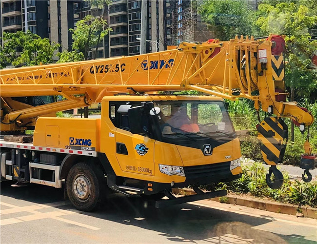 荔湾区大件设备吊装租赁吊车